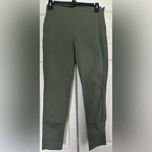 Old Navy Army Green Ankle Pants with Side Zipper - Size 2